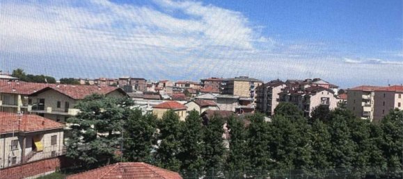 3-salle Appartement à Vigevano, Italy No. 279028 6