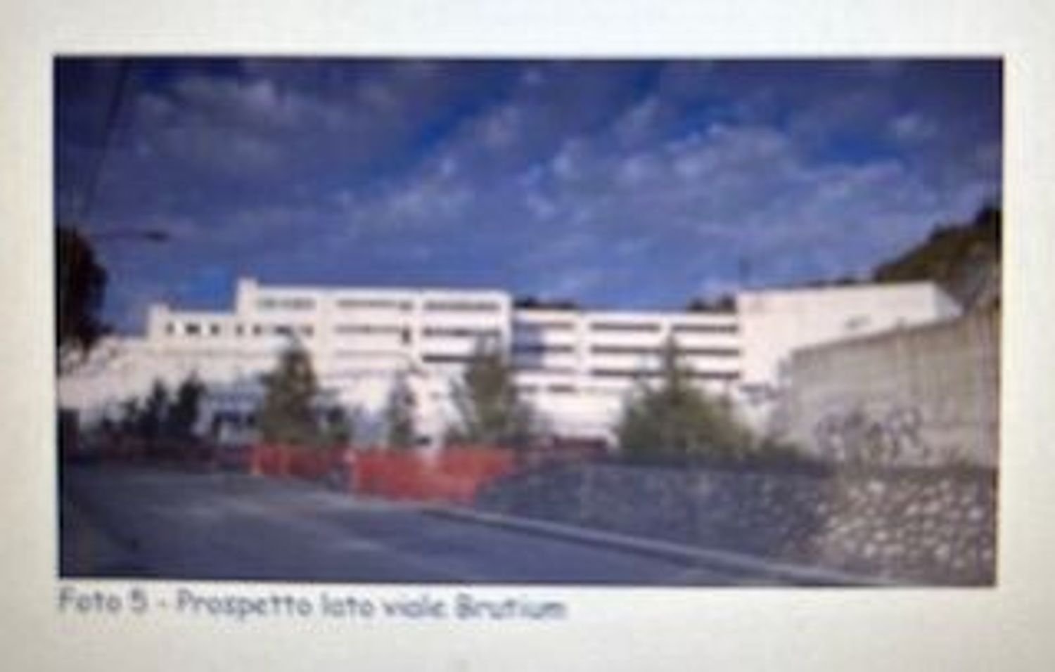 432m² Commercial property in Catanzaro, Italy No. 355386