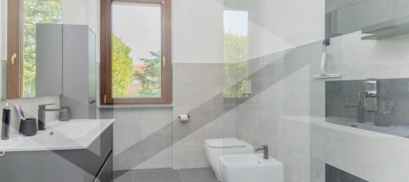 3-salle Appartement à Carnate, Italy No. 32776 13