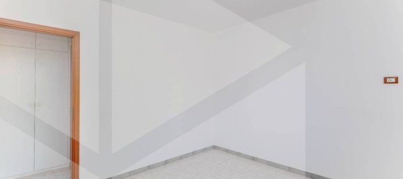 3-salle Appartement à Carnate, Italy No. 32776 9