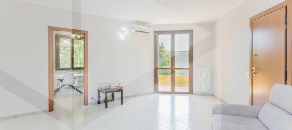 3-salle Appartement à Carnate, Italy No. 32776 3