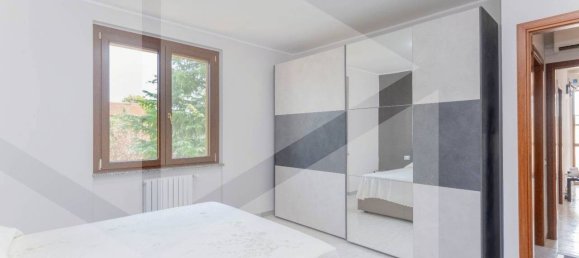 3-salle Appartement à Carnate, Italy No. 32776 15
