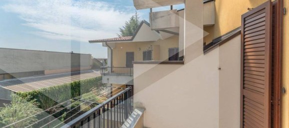 3-salle Appartement à Carnate, Italy No. 32776 7