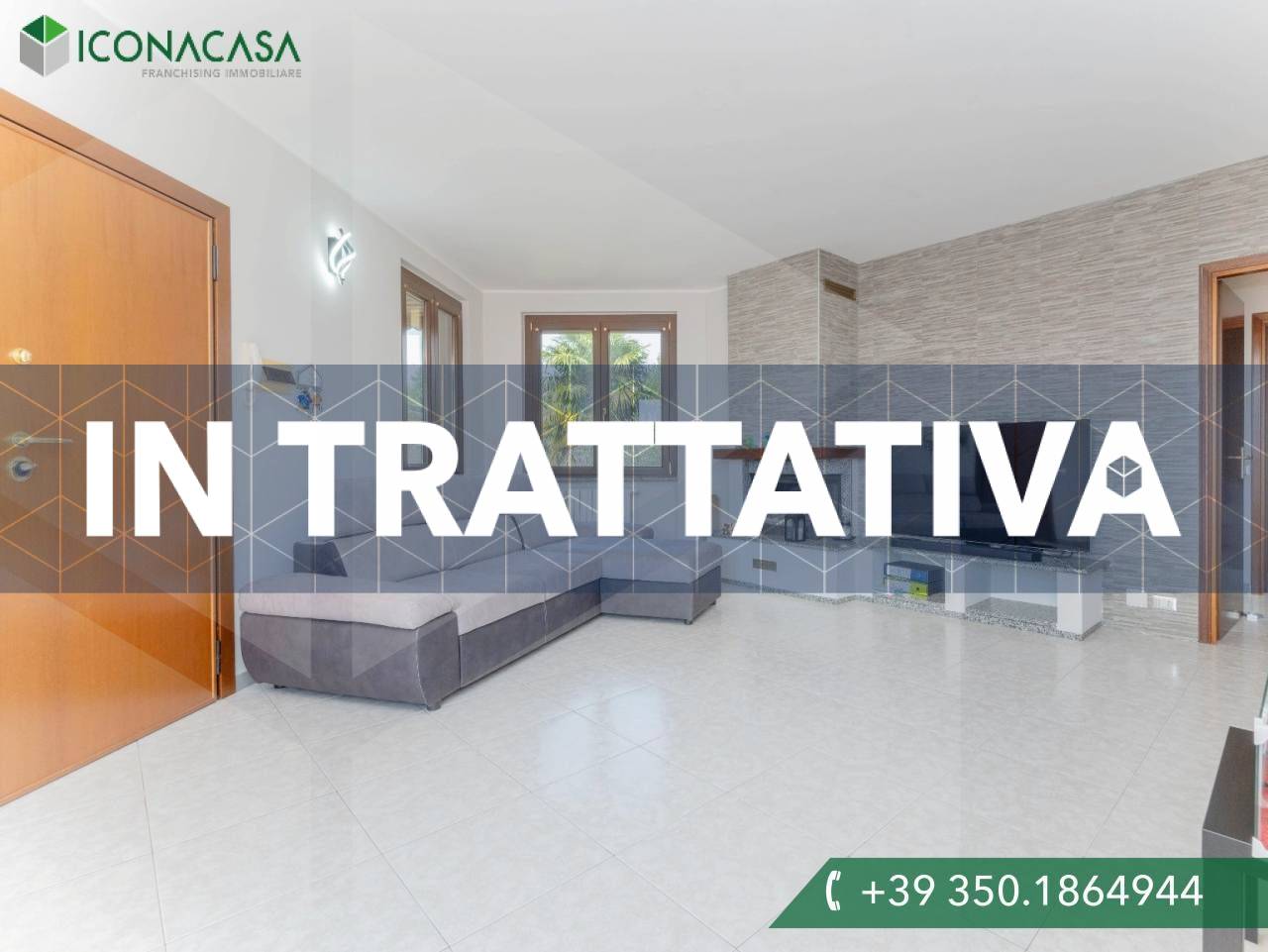 3-salle Appartement à Carnate, Italy No. 32776