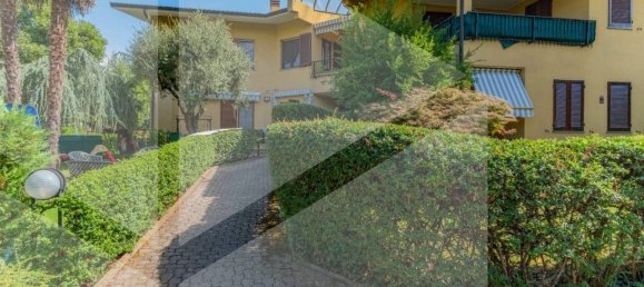 3-salle Appartement à Carnate, Italy No. 32776 17