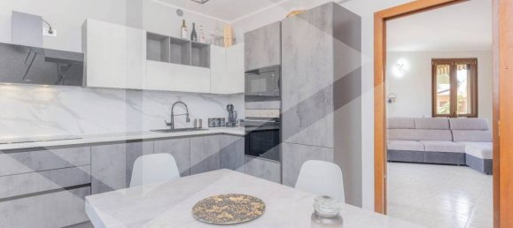 3-salle Appartement à Carnate, Italy No. 32776 5