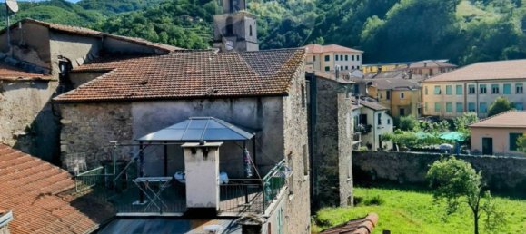 4 rooms Apartment in Varese Ligure, Italy No. 265187 2