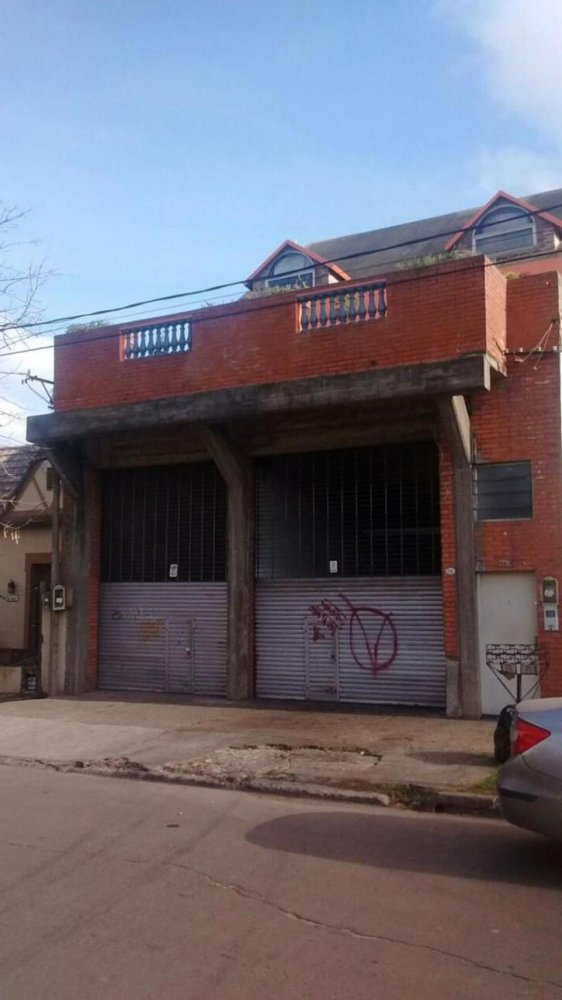 4 bedrooms House in San Miguel, Argentina No. 19726