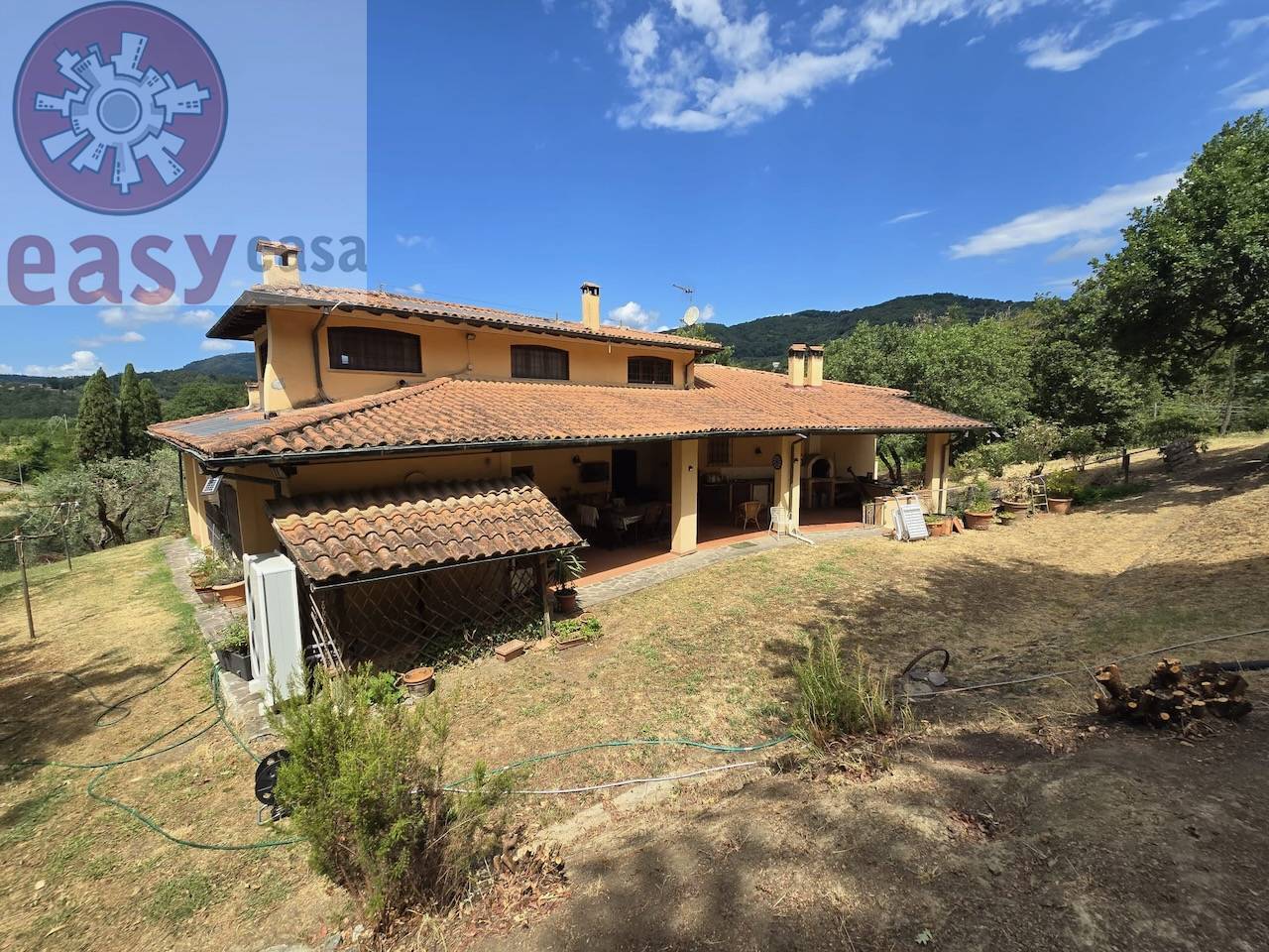 3 bedrooms Villa in Lucca, Italy No. 361538