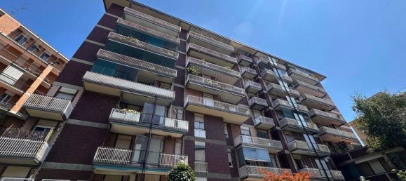 2 bedrooms Apartment in Milan, Italy No. 335245 15