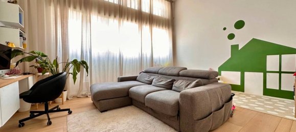 2 bedrooms Apartment in Milan, Italy No. 335245 3