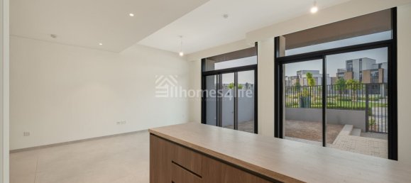 Moradia em banda T3 em Mudon, UAE N.º 111057 6