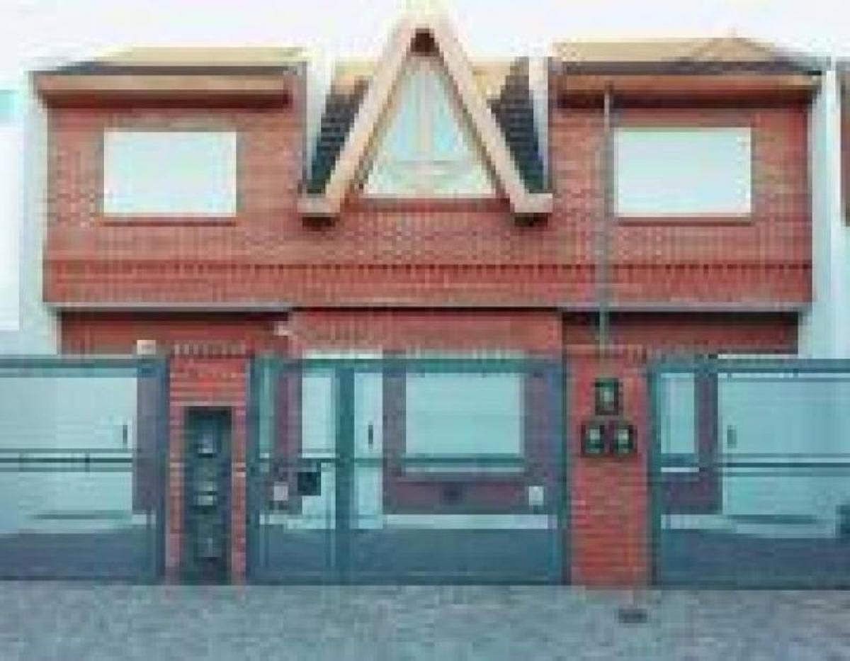 Studio in Tres de Febrero, Argentina No. 62918