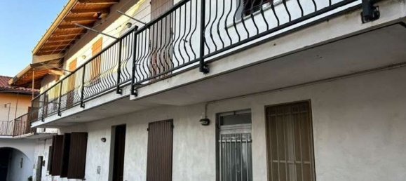 Apartamento de 3 habitaciónes en Somma Lombardo, Italy No. 334140 2