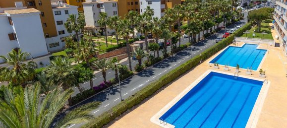 Apartamento de 3 dormitorios en Torrevieja, Spain No. 181513 18