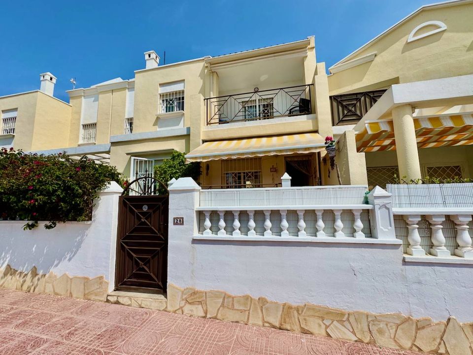 Villa de 3 dormitorios en Ciudad Quesada, Spain No. 178137