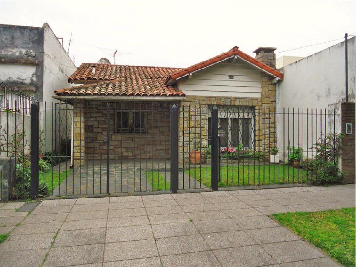 2 bedrooms House in Vicente Lopez, Argentina No. 4965