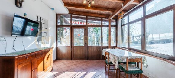 6 rooms House in Serramazzoni, Italy No. 37591 57