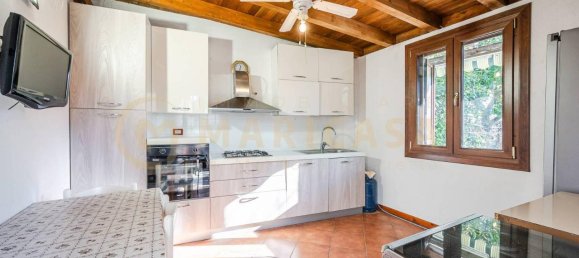 6 rooms House in Serramazzoni, Italy No. 37591 45