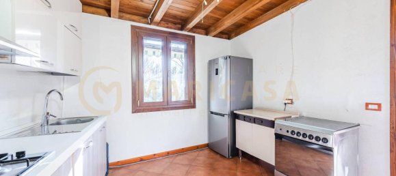 6 rooms House in Serramazzoni, Italy No. 37591 47