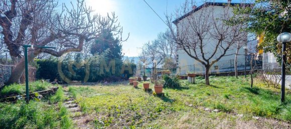 6 rooms House in Serramazzoni, Italy No. 37591 74
