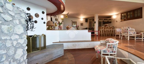 Вилла с 5 комнатами в Монтескудо Монте Коломбо, Италия № 123461 3