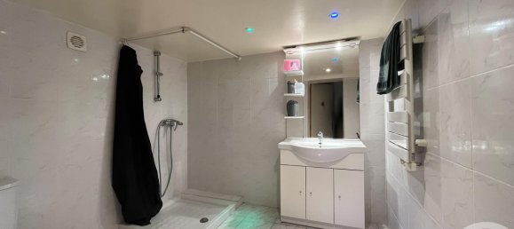 Casa de 3 dormitorios en Chartres, France No. 60506 10