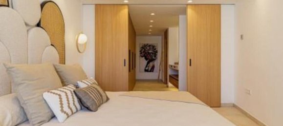 3 Schlafzimmer Wohnung in Marbella, Spain, Nr. 50110 7