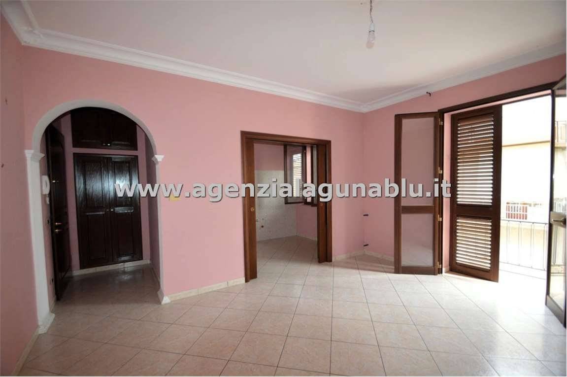 Квартира с 2 спальнями в Мадзара дель Валло, Италия № 167444