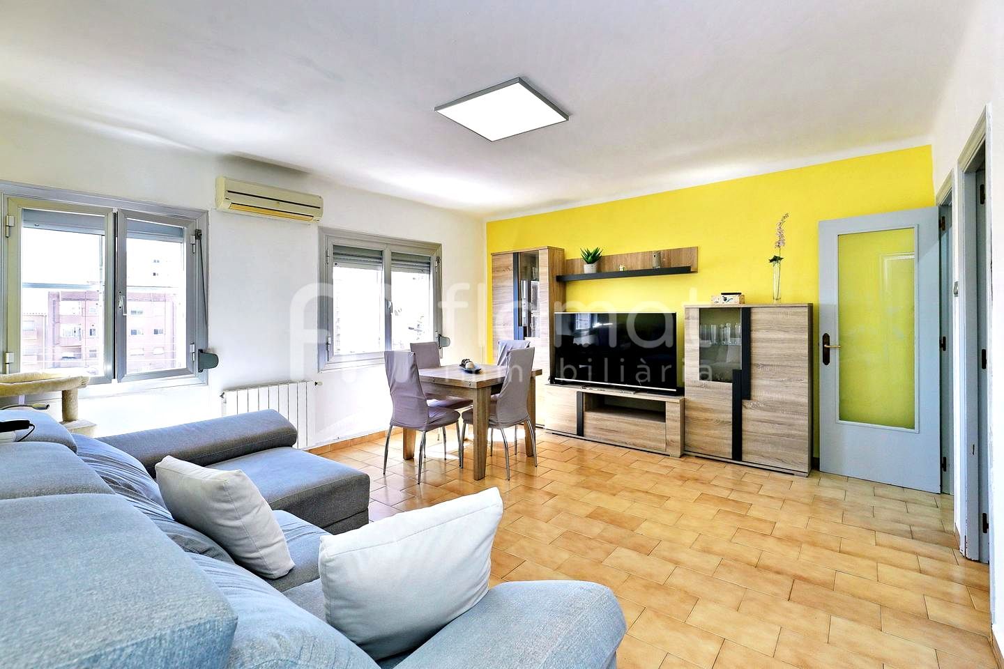 Apartamento de 3 dormitorios en Sabadell, Spain No. 240997