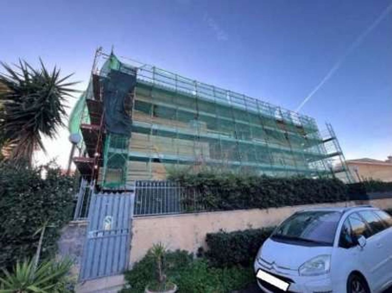 7 rooms Apartment in Pomezia, Italy No. 187833