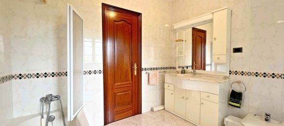 8 bedrooms House in Betanzos, Spain No. 128415 36