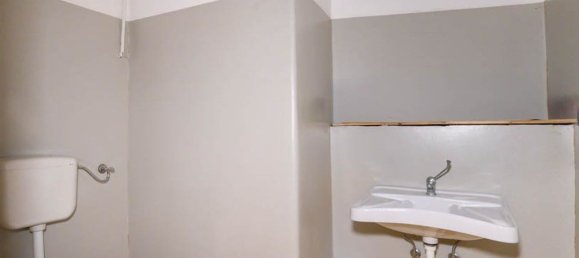 4 rooms Apartment in Viterbo, Italy No. 306383 9