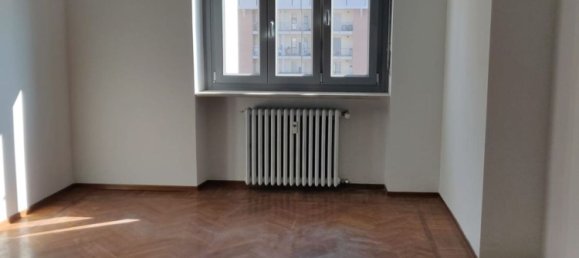 Квартира с 2 комнатами в Кивассо, Италия № 11133 3