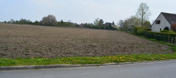  Land in Danizy, France No. 78566 2