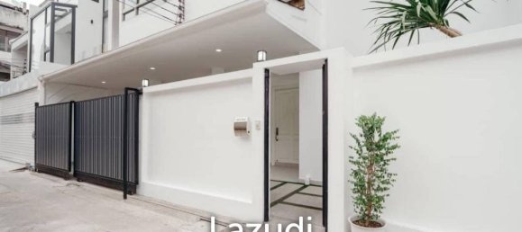 4 bedrooms Cafe / restaurant in Bangkok, Thailand No. 13161 8