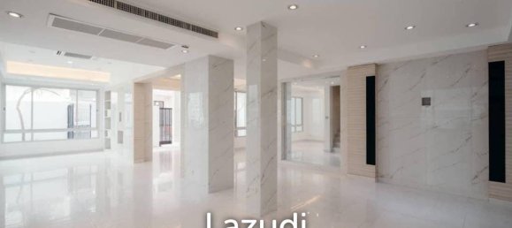 4 bedrooms Cafe / restaurant in Bangkok, Thailand No. 13161 12