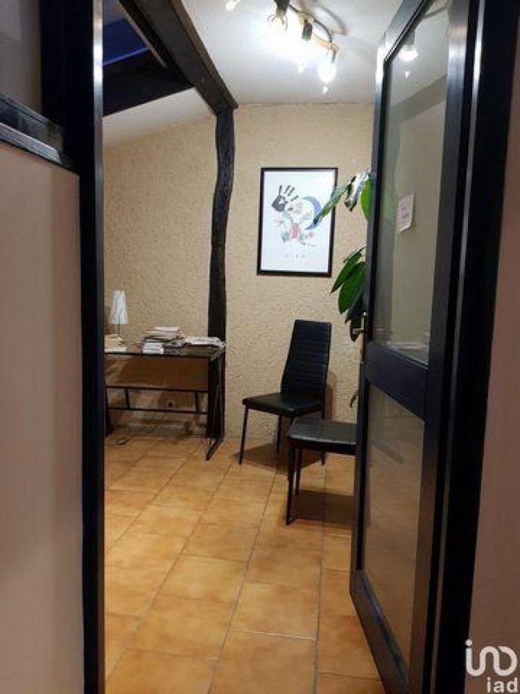 Studio in the Condo in Blois, France No. 11114