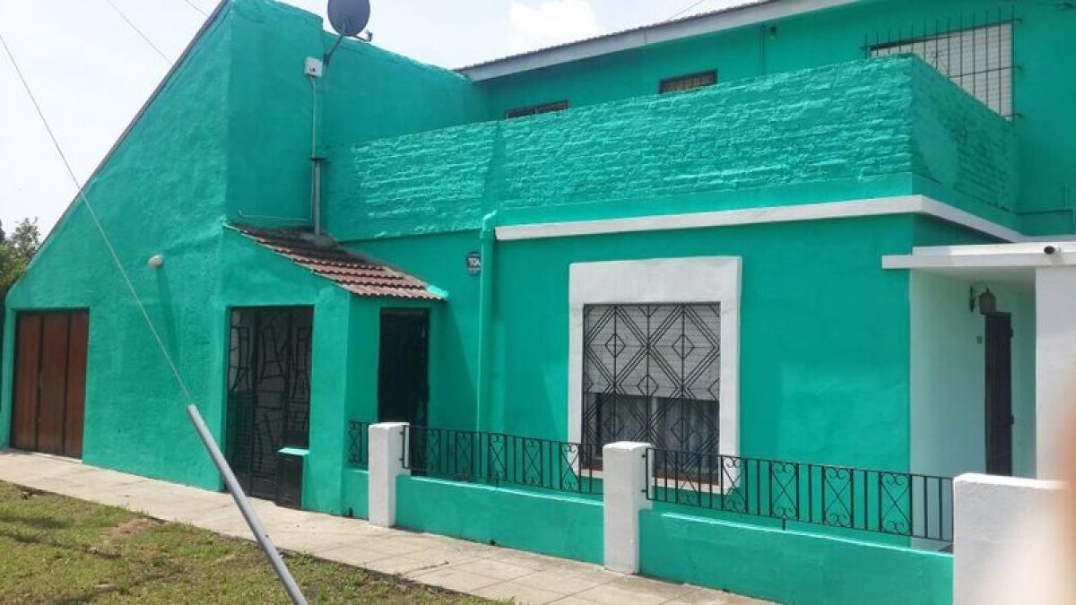 Casa de 4 dormitorios en José C. Paz, Argentina No. 68311