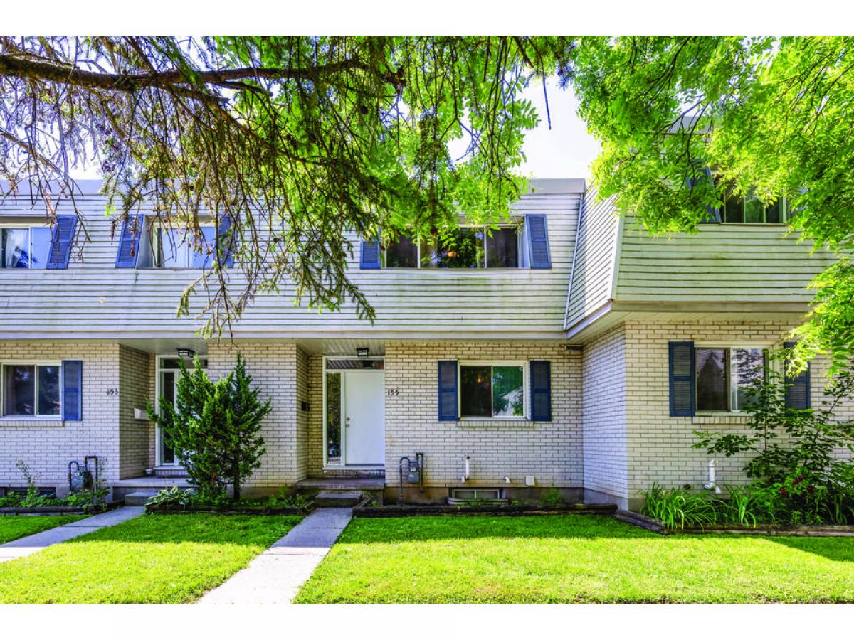 3 bedrooms House in London, Canada No. 401