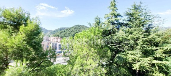 3 Schlafzimmer Wohnung in Genoa, Italy, Nr. 372863 6