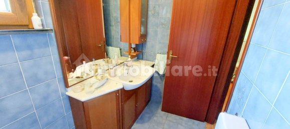 3 Schlafzimmer Wohnung in Genoa, Italy, Nr. 372863 12