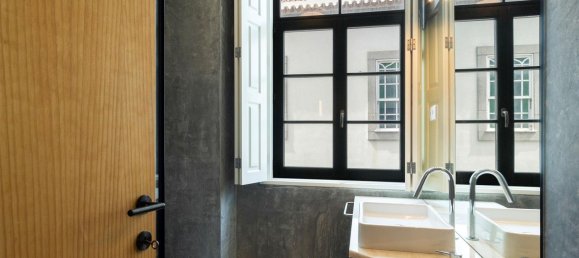 339m² Building in Porto, Portugal No. 140919 11