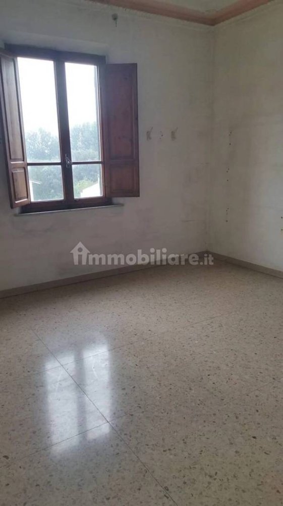 4 Schlafzimmer Wohnung in Pontedera, Italy, Nr. 190973