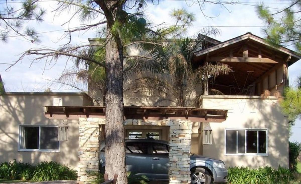 4 bedrooms House in Esteban Echeverria, Argentina No. 1346