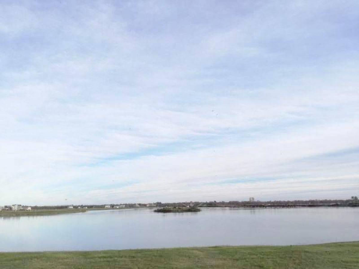  Land in Escobar, Argentina No. 44254