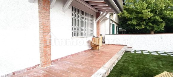 2 Schlafzimmer Haus in Montignoso, Italy, Nr. 215897 2