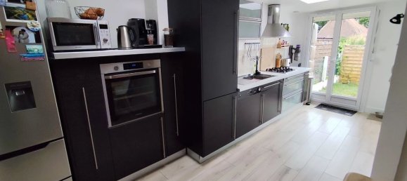 2 Schlafzimmer Haus in Neuville-en-Ferrain, France, Nr. 363870 4