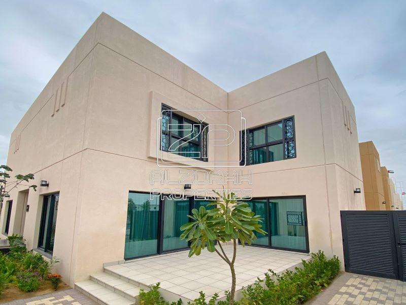 Villa de 3 dormitorios en Sharjah, UAE No. 95072