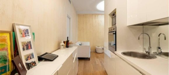 3 rooms Apartment in Milan, Italy No. 247984 10